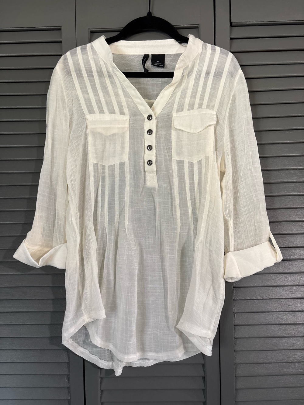New Directions Linen VNeck Henley